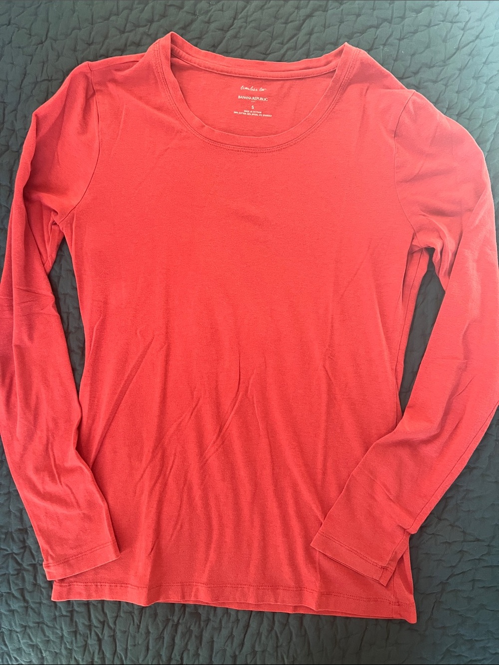 Banana Republic Red Long Sleeve Crewneck Tee